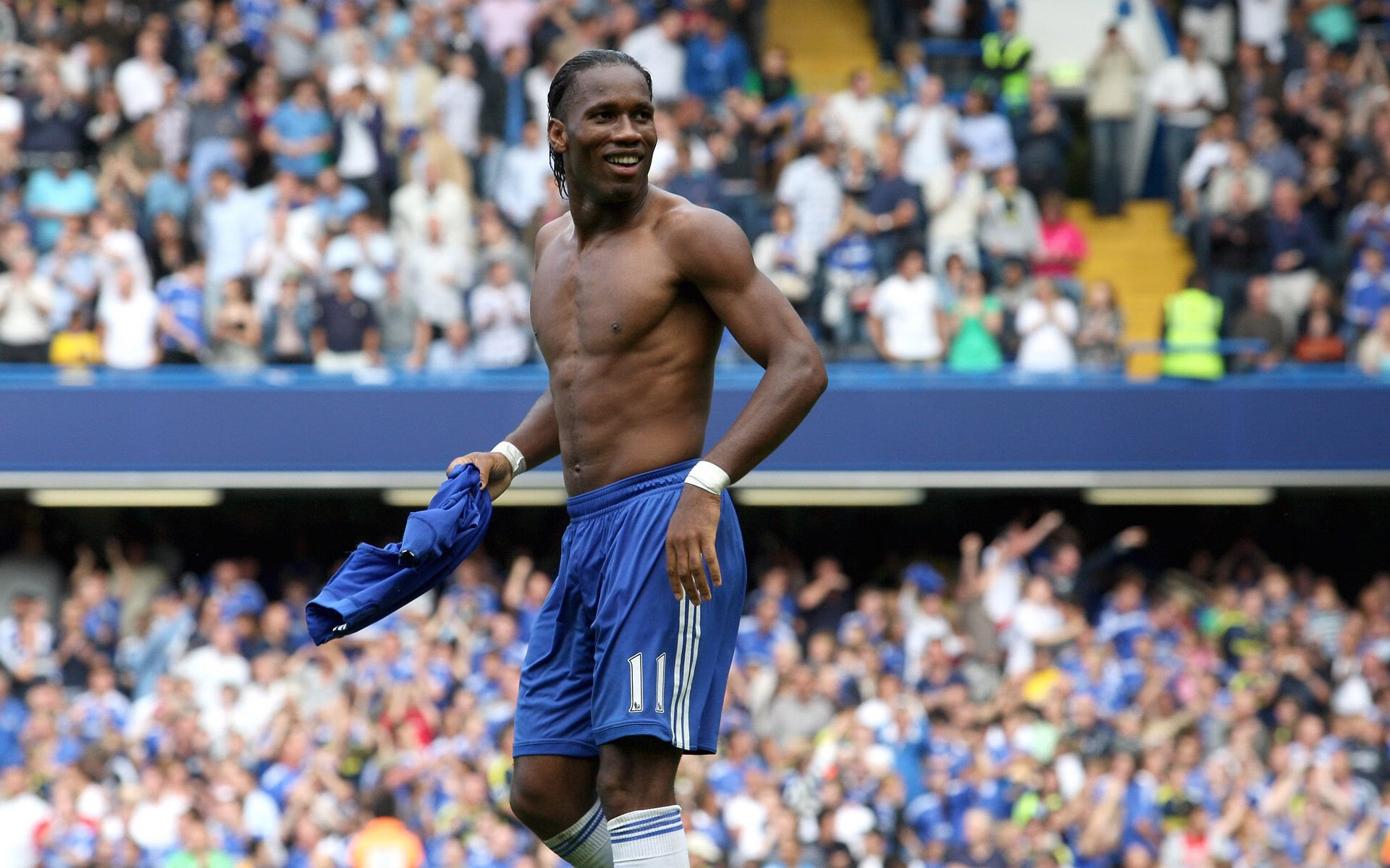 体育赛事主办方推出票价优惠政策扩大观众群,体育比赛票务网站