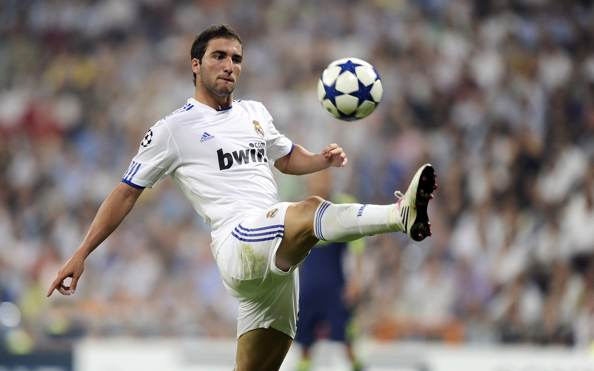 巴黎圣日耳曼三线齐发全面压制对手,巴黎圣日耳曼3_1