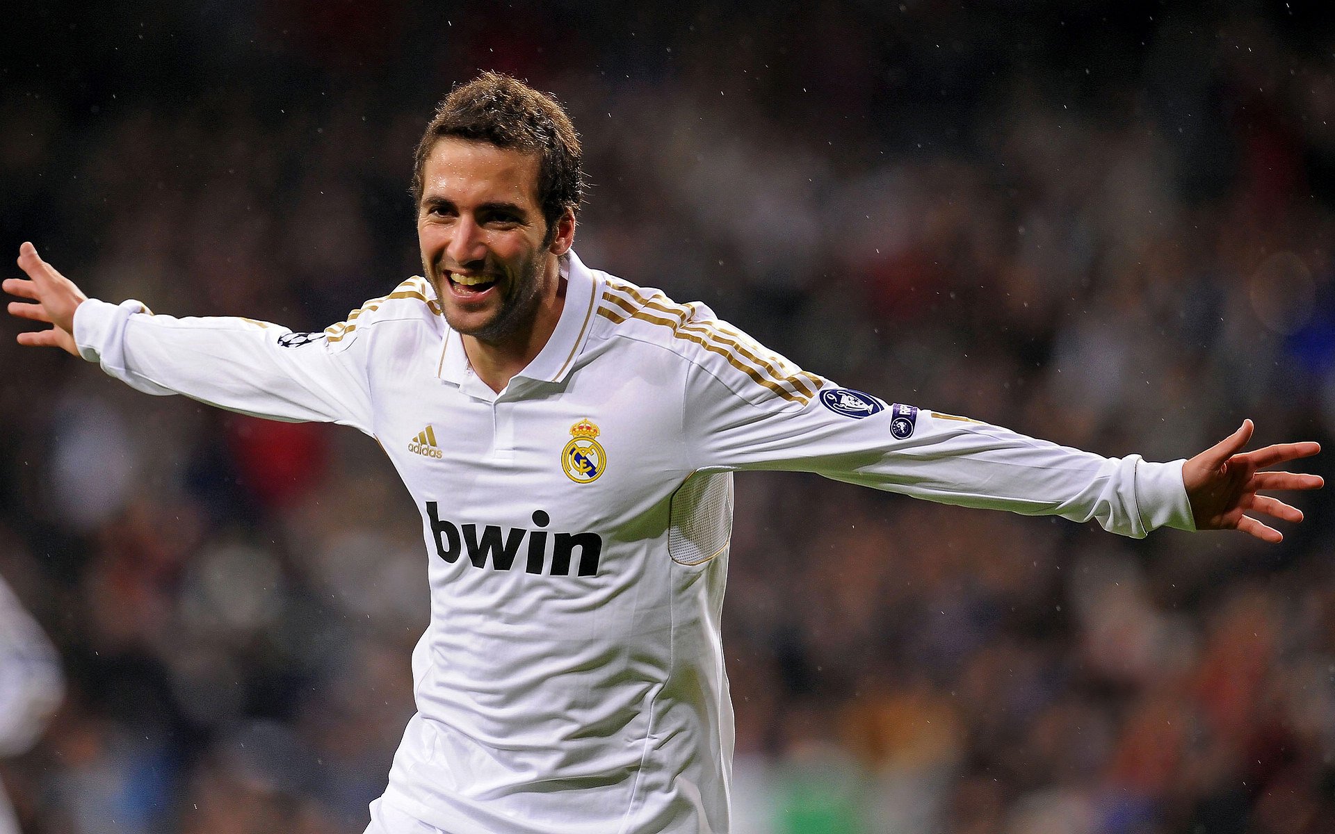 19岁荷兰新带刀后卫荷甲横空出世5大欧洲豪门疯抢，荷兰足球后卫